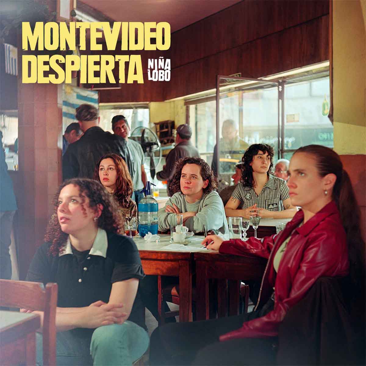 Portada de Montevideo despierta, disco de Niña Lobo