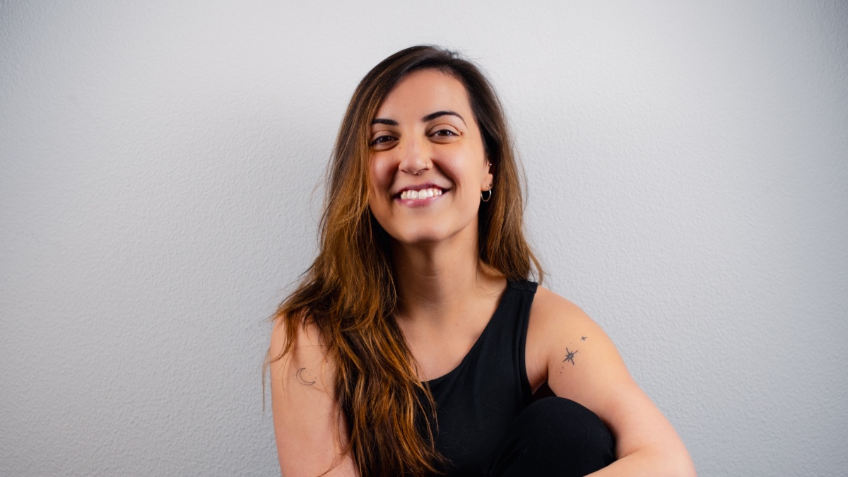 Enfermera en el Hospital de Albacete y cantautora: nuevo single de Noe Vargas