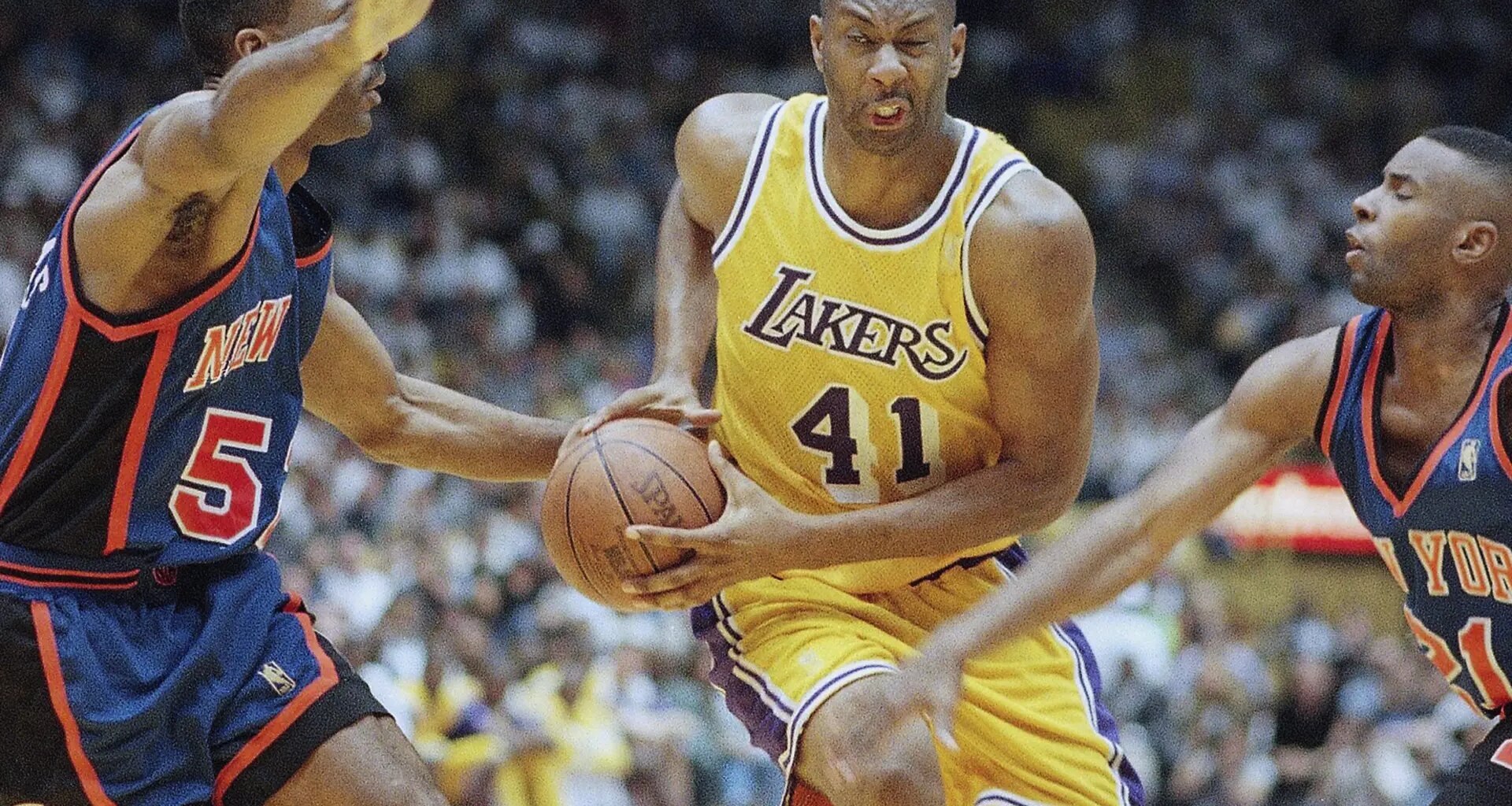 Muere Elden Campbell, excampeón de la NBA y compañero de O'Neal y Bryant en los Lakers