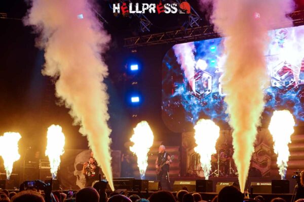 Concierto de la reunión de los miembros clásicos de Obús