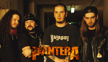 Libro de PANTERA. Vídeo de CYHRA. Nuevo single de AGAINST THE WAVES.