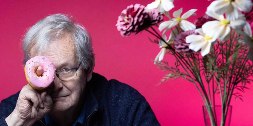 Muere a los 73 años el fotógrafo Martin Parr, conocido por sus retratos de la vida británica