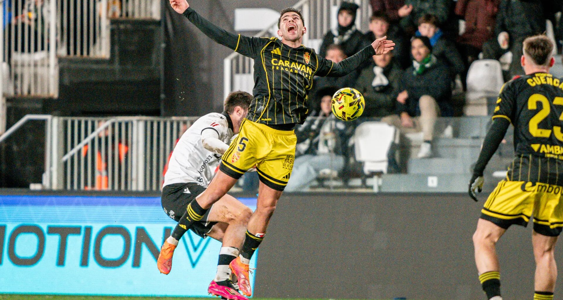 el Real Zaragoza salva un punto contra el Burgos (1-1)