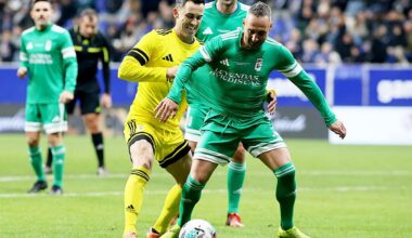Una fiesta del fútbol centenaria en el Tartiere: las mejores imágenes del 'Partido de leyendas' del Real Oviedo