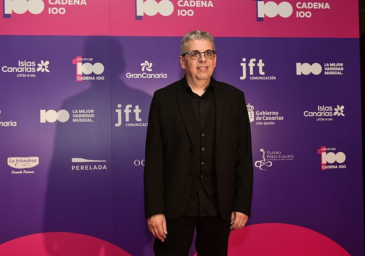 Imagen de Pedro Guerra en la gala de Cadena 100.