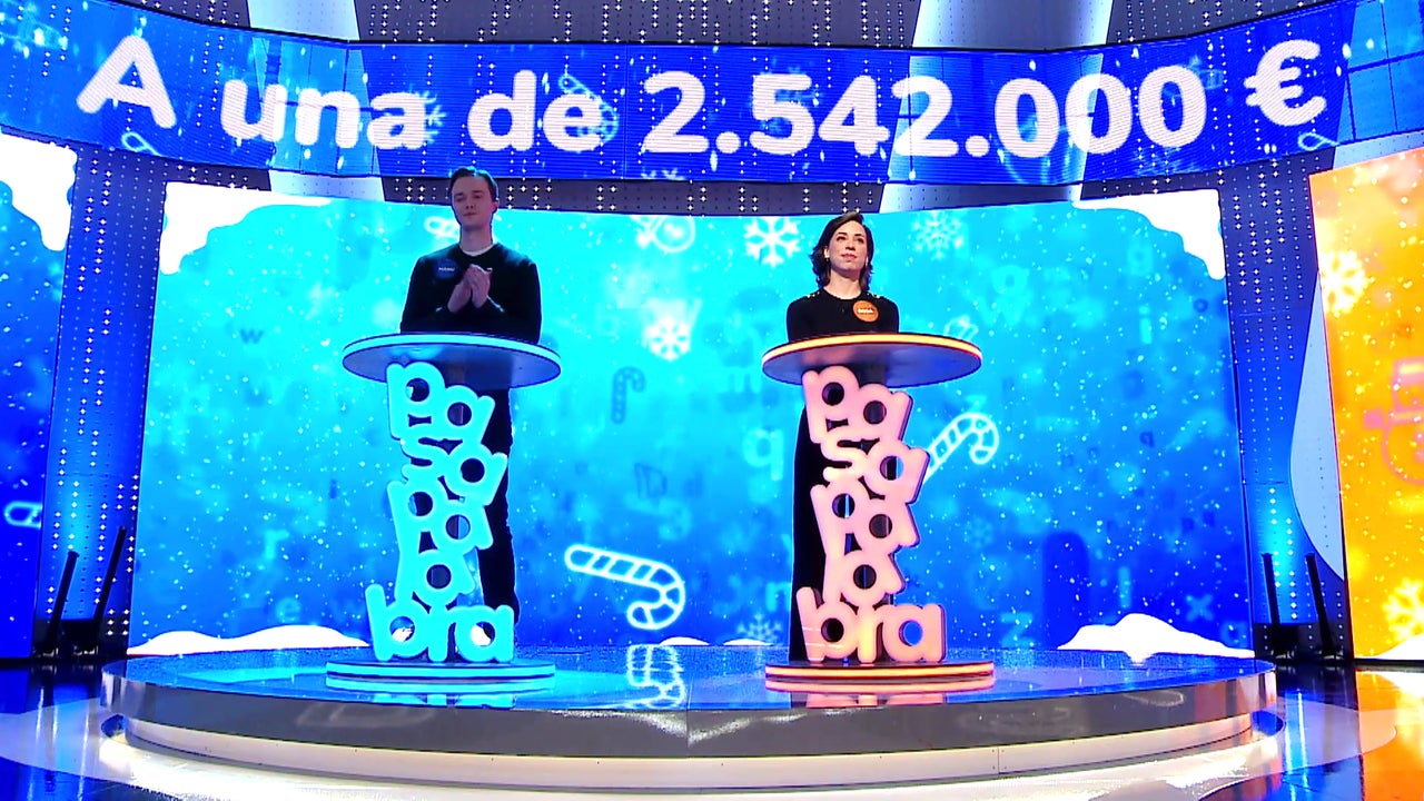 El periodista que ha dejado a Rosa rozando el histórico bote de 2.542.000 euros en Pasapalabra