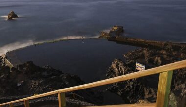 La piscina natural de Los Gigantes estaba precintada y vallada por peligro de oleaje