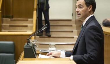 Pradales reprocha a Bildu su oposición al Guggenheim: «Dijeron que arruinaría la cultura vasca»