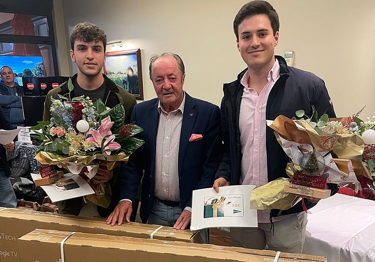 Éxito total del Torneo de Navidad en La Valmuza Golf, que reparte más de un centenar de regalos