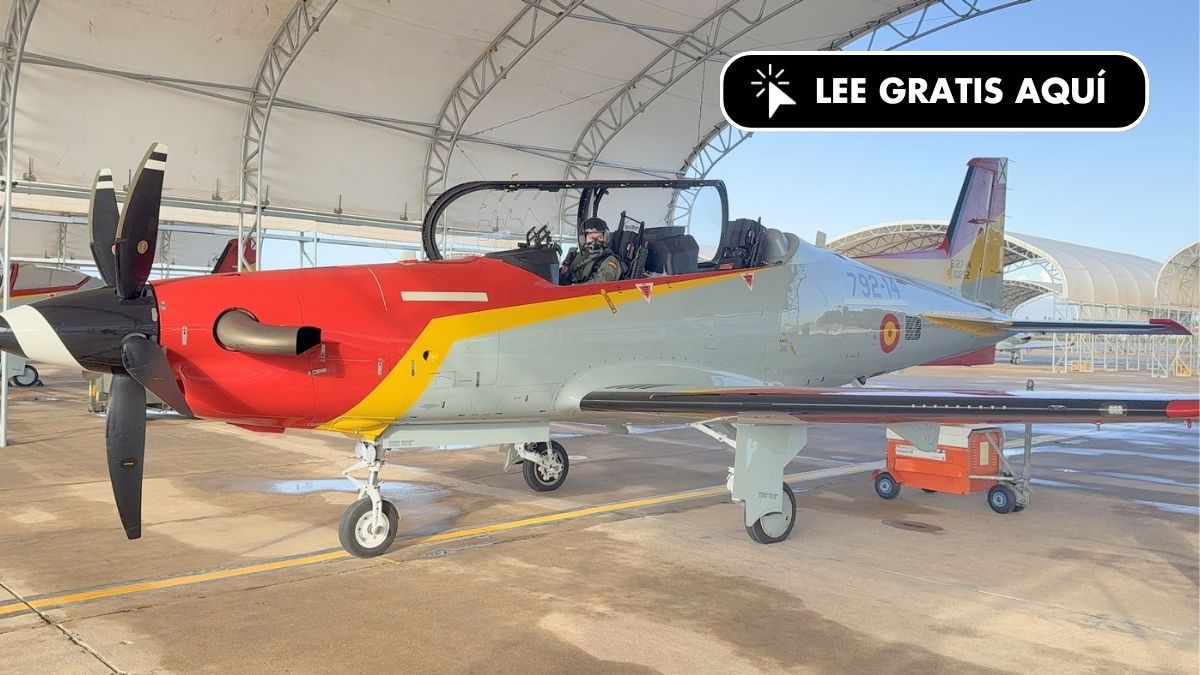 Leonor completa su primer vuelo en solitario con el avión Pilatus del Ejército del Aire