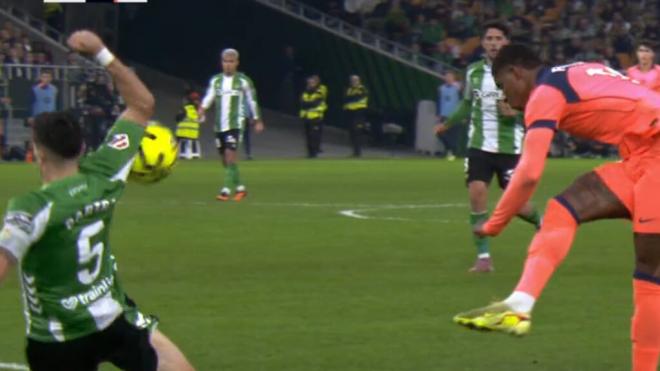 El penalti de Marc Bartra.