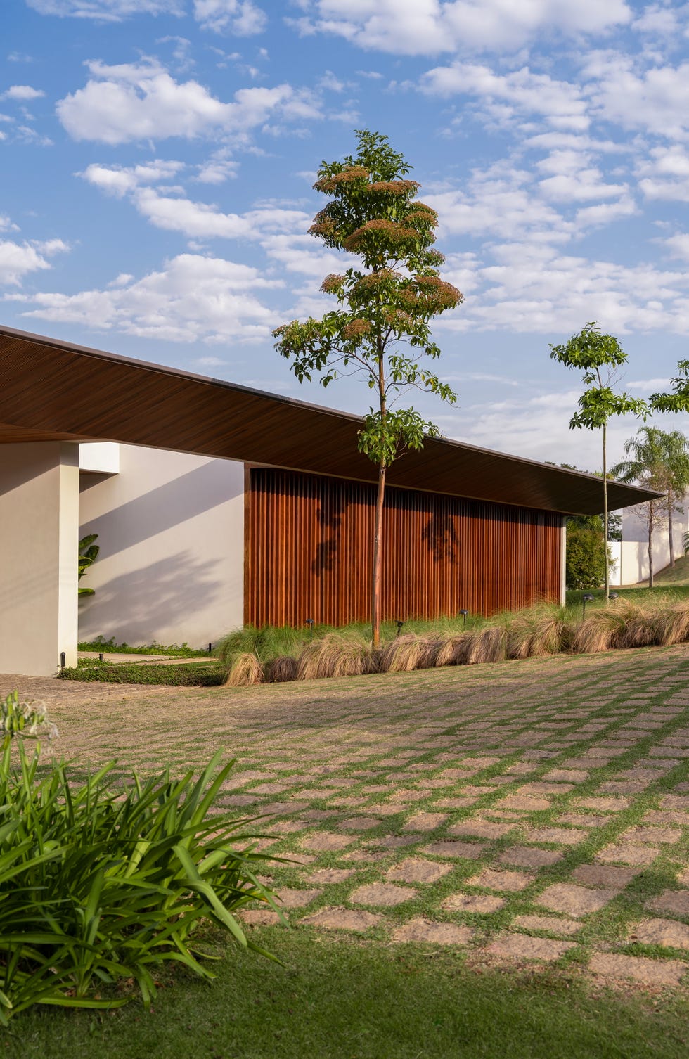 salon abierto al exterior padovani arquitectos