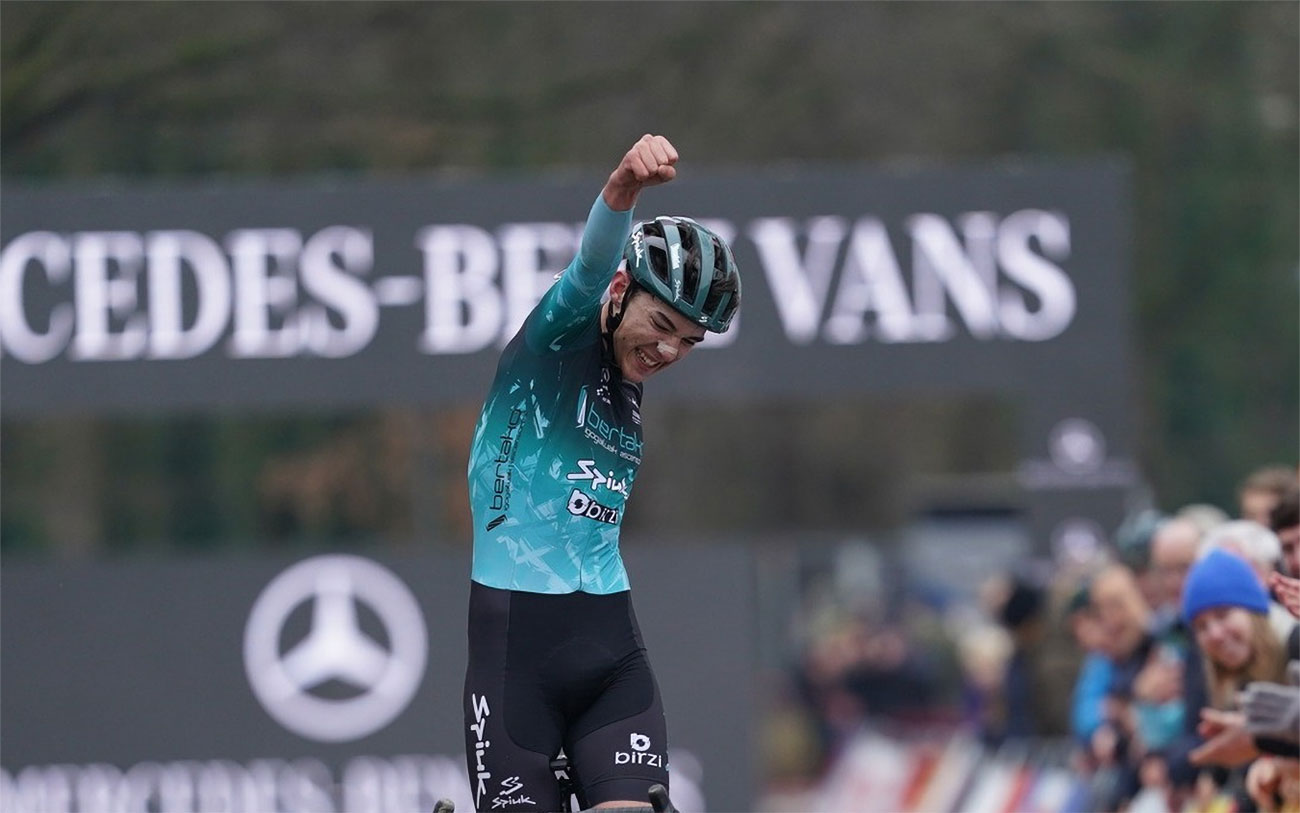 Una español ha ganado en la Copa del Mundo de ciclocross: Raúl López conquista Amberes