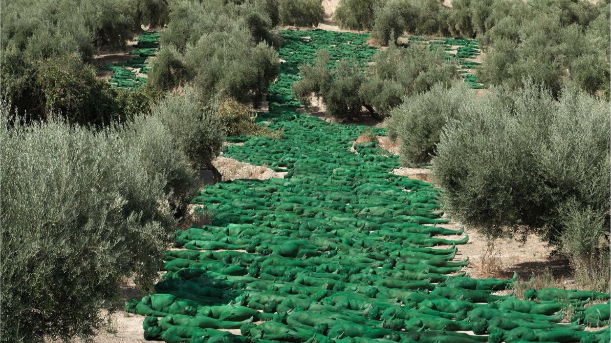 Más de 800 voluntarios participaron el pasado 20 de septiembre en el último montaje del artista neoyorquino Spencer Tunick ©Spencer Tunick Más de 800 voluntarios participaron el pasado 20 de septiembre en el último montaje del artista neoyorquino Spencer Tunick ©Spencer Tunick
