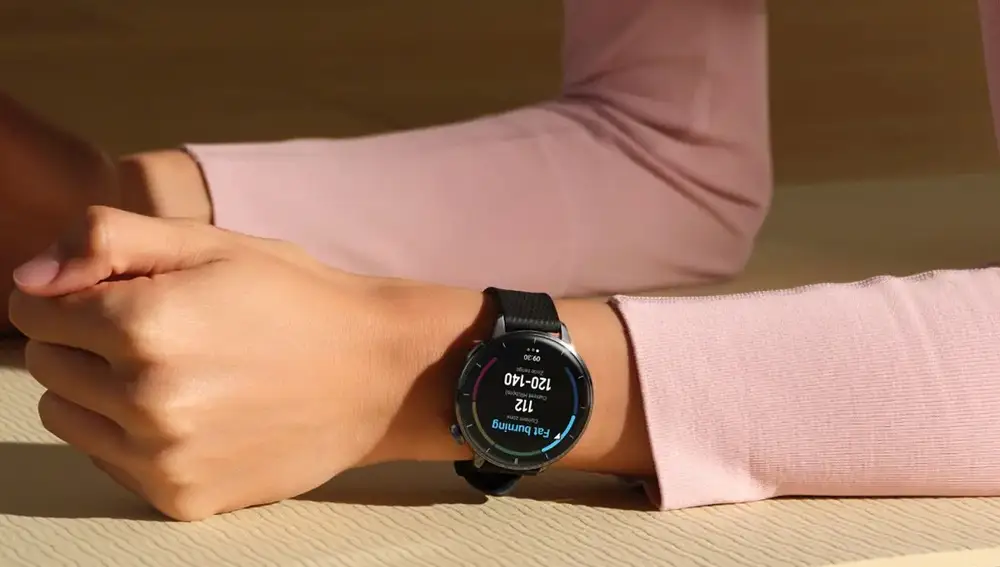 Un reloj inteligente pensado para llevarlo todo el día sin que moleste