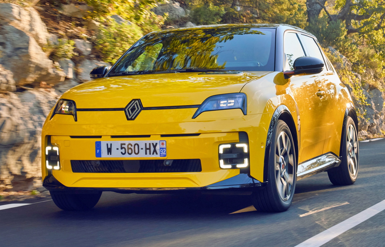 El Renault 5 presenta un diseño vibrante y retro, ideal para captar miradas. El Renault 5 presenta un diseño vibrante y retro, ideal para captar miradas.