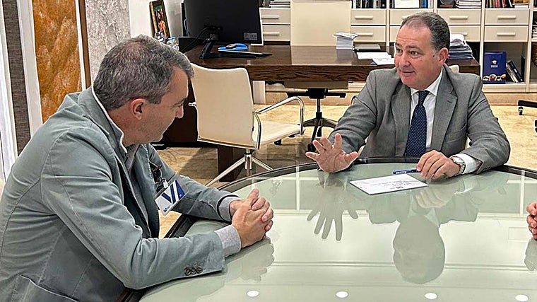 David Toscano y el director general de la ronda española, Javier Guillén