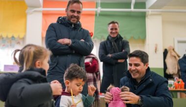 El consejero Emilio Viciana durante su visita al centro