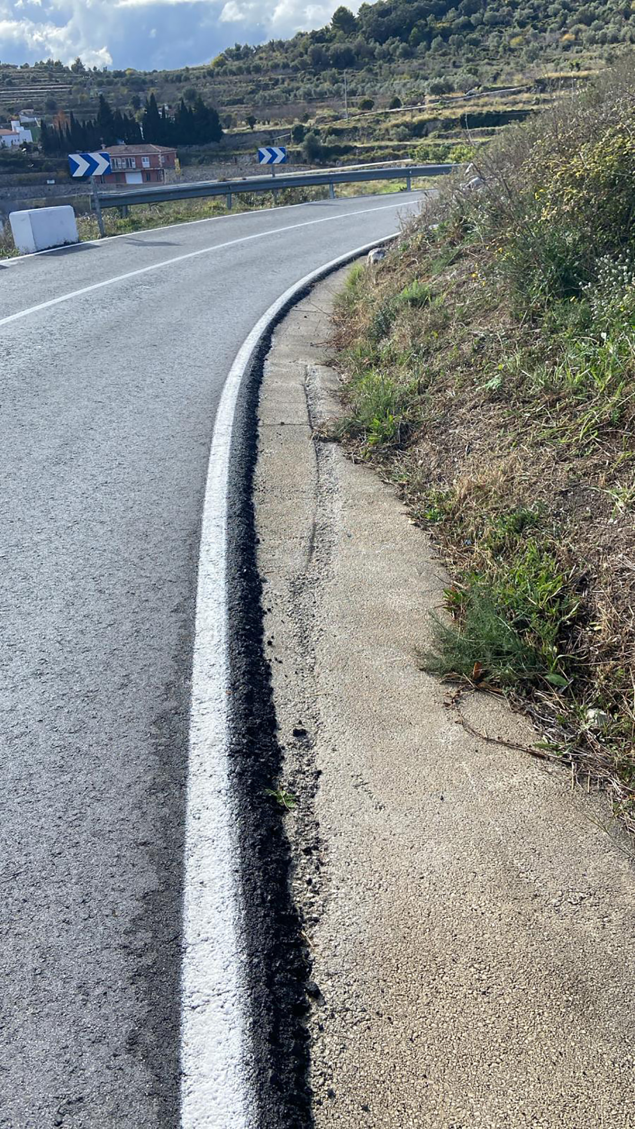 Tàrbena pide más seguridad en el Coll de Rates por el «caos» provocado por los ciclistas