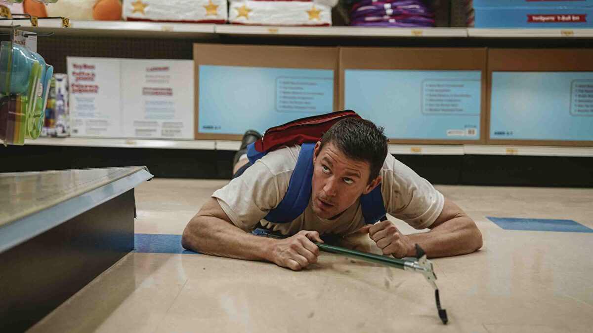 'Roofman: Un ladrón en el tejado', el militar que robó 60 McDonald's y vivió oculto en un Toys "R" Us - Libertad Digital