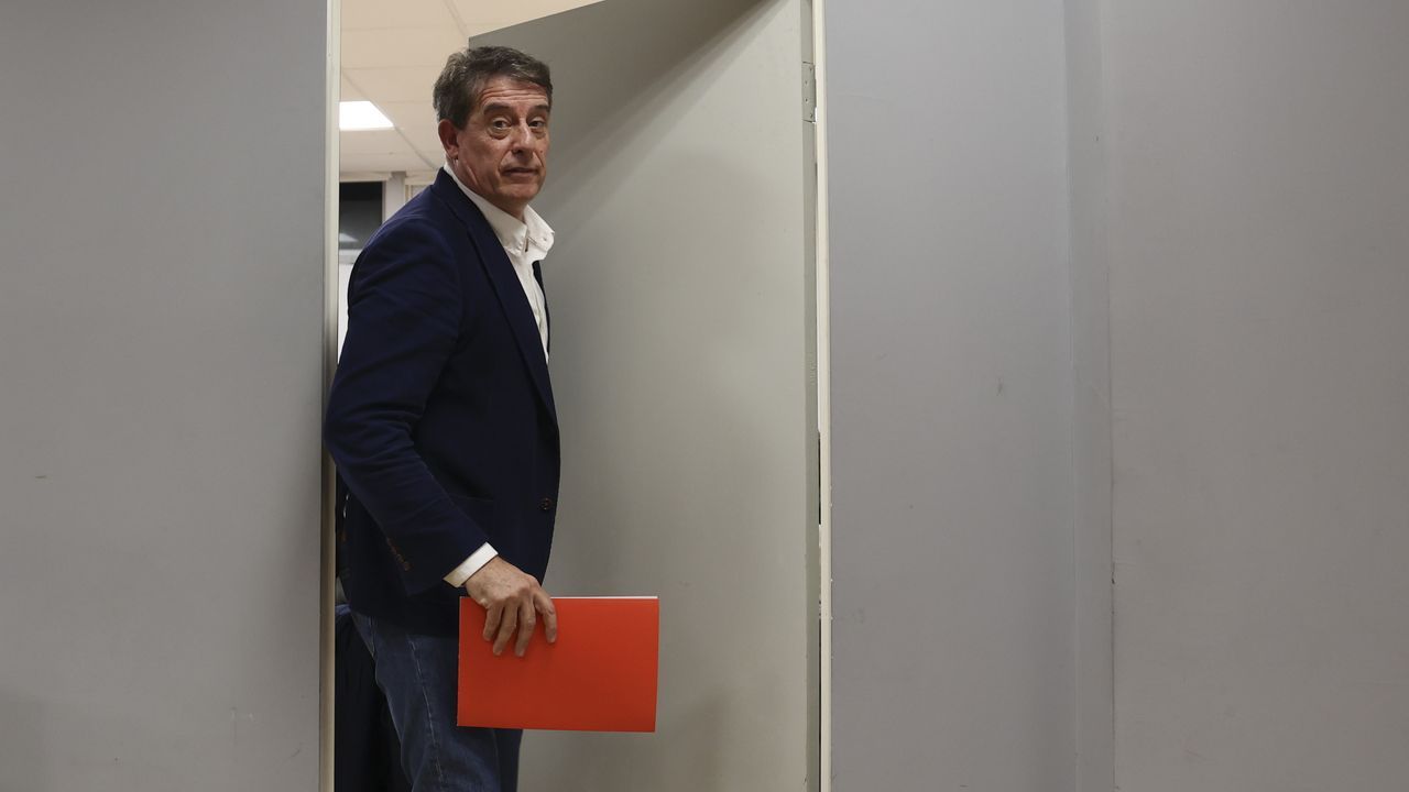 Siete alcaldesas y más de 150 mujeres del PSdeG piden más contundencia al equipo de Besteiro ante las denuncias por acoso sexual - La Voz de Galicia