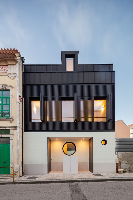 Casa de Sá / Tiago do Vale Arquitectos - Fotografía exterior, Puerta