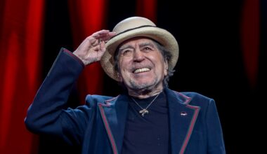 La primera imagen de Sabina tras retirarse de los escenarios: "El hogar del jubilado"