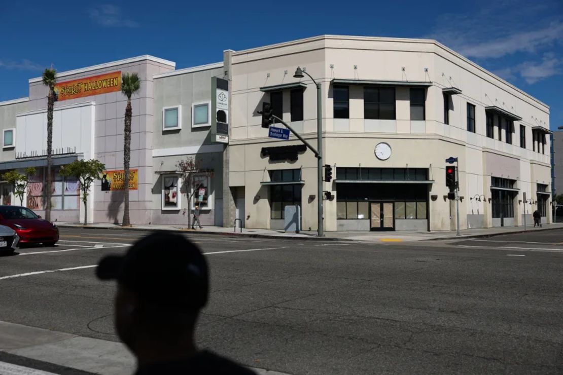 Un Starbucks recientemente cerrado en Los Ángeles en octubre