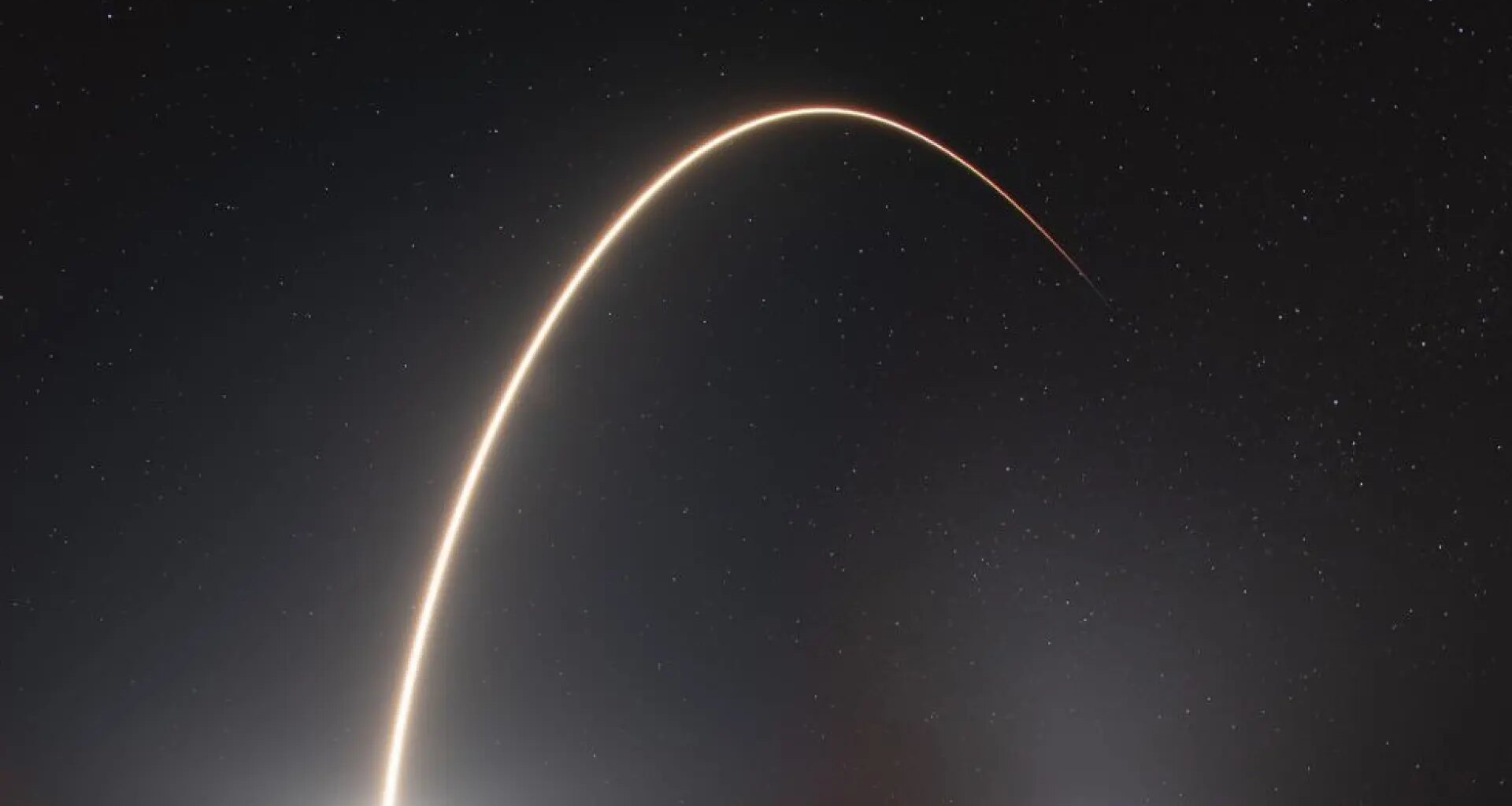 Un satélite de Elon Musk pierde el control en el espacio y obliga a activar alertas de seguridad