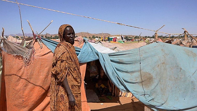 Awadeya, una mujer sudanesa desplazada que fue retenida por las Fuerzas de Apoyo Rápido