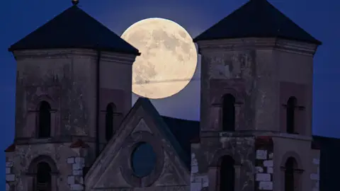 Superluna de Castor en Polonia Superluna de Castor en Polonia