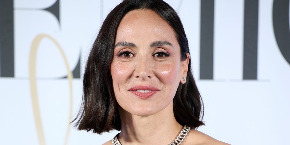 Tamara Falcó es la invitada mejor vestida de diciembre con este impresionante vestido rojo de Victoria Beckham