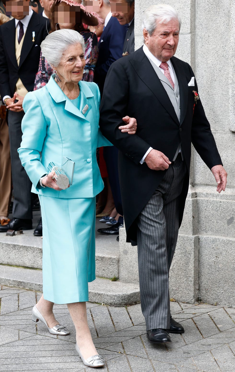 teresa de borbon dos sicilias y su marido inigo moreno de arteaga en la boda de su nieta teresa urquijo