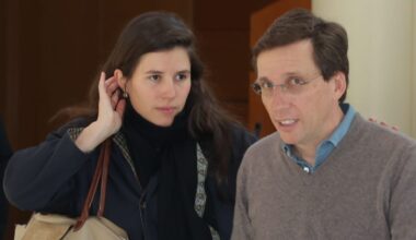 su abuela Teresa de Borbón-Dos Sicilias, ingresada en el hospital