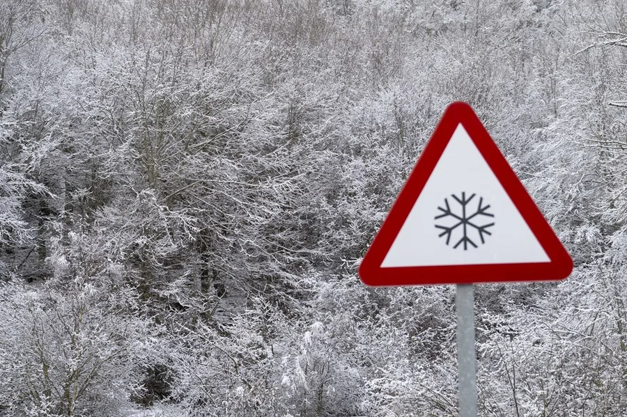 Seis comunidades en aviso por nieve, oleaje, lluvia y frío