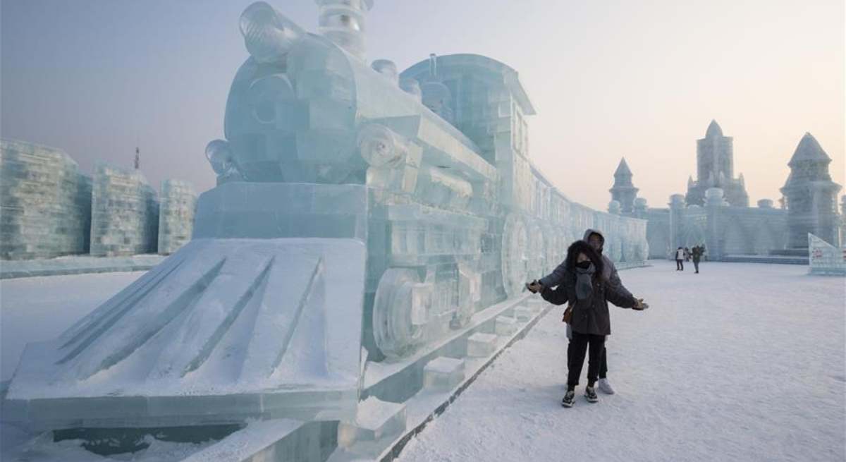 Harbin, el mayor parque de esculturas de hielo del mundo abre temporada a 'solo' -5 grados