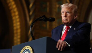 Trump revela que está hablando con las petroleras para cuando caiga Maduro