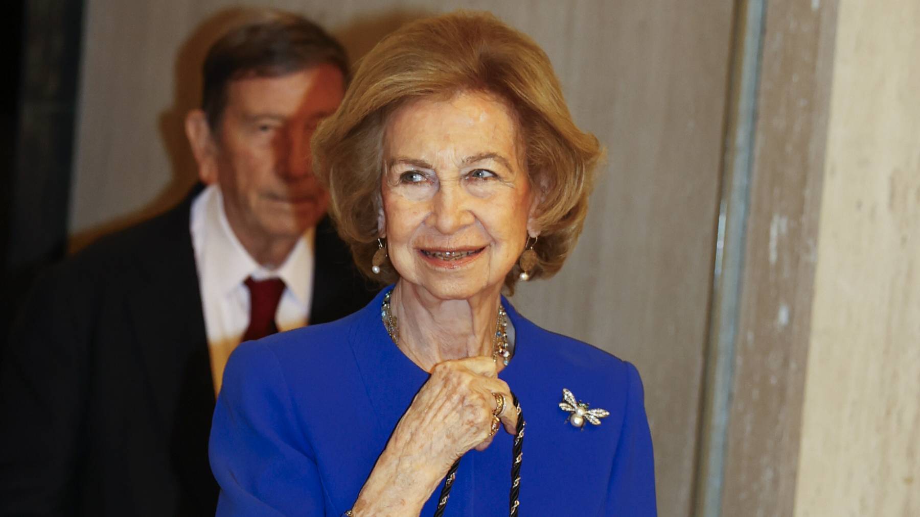 La Reina Sofía vuelve a la escena con un look impecable ajena a las memorias de Juan Carlos