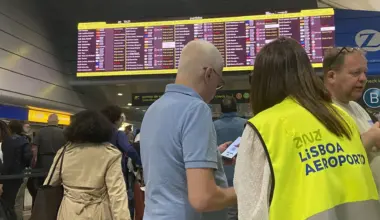 Portugal suspende tres meses el nuevo sistema migratorio del aeropuerto por la formación de largas colas en sus controles