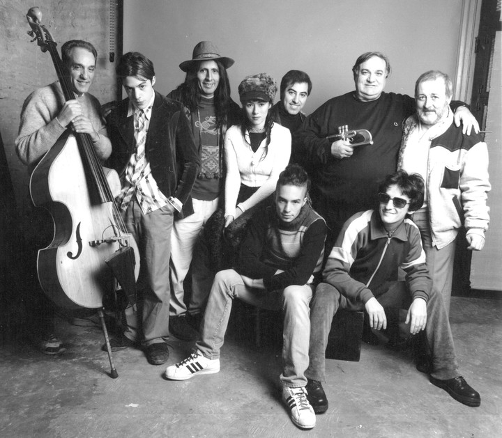 Montecarlo Jazz Ensamble, la aventura creativa impulsada por María Gabriela Epumer en 1995, junto a Fernando Samalea y  una inmensa legión de músicos argentinos de diferentes géneros. Foto gentileza Fernando Samalea