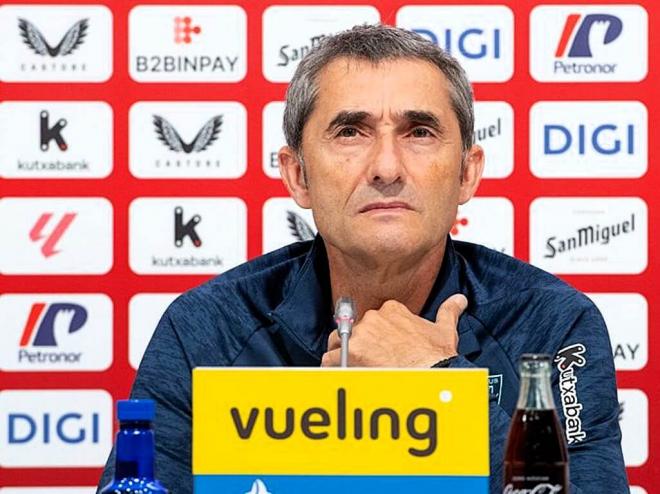 Ernesto Valverde, en rueda de prensa en Lezama (Foto: Athletic Club).