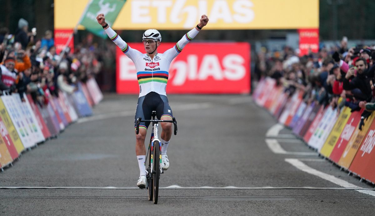 Dos de dos para Mathieu van der Poel en la Copa del Mundo...
