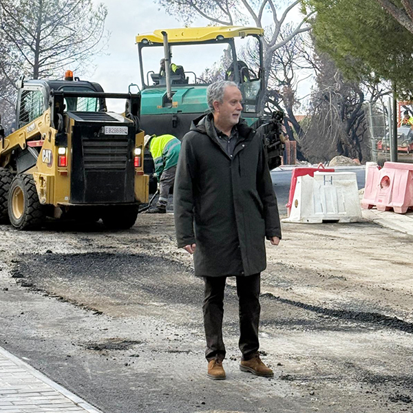 Visita a los trabajos de asfaltado en Las Marías