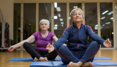 Los cursos de gimnasia aeróbica moderna y yoga abren inscripciones presenciales el 2 y el 5 de enero para completar sus plazas libres
