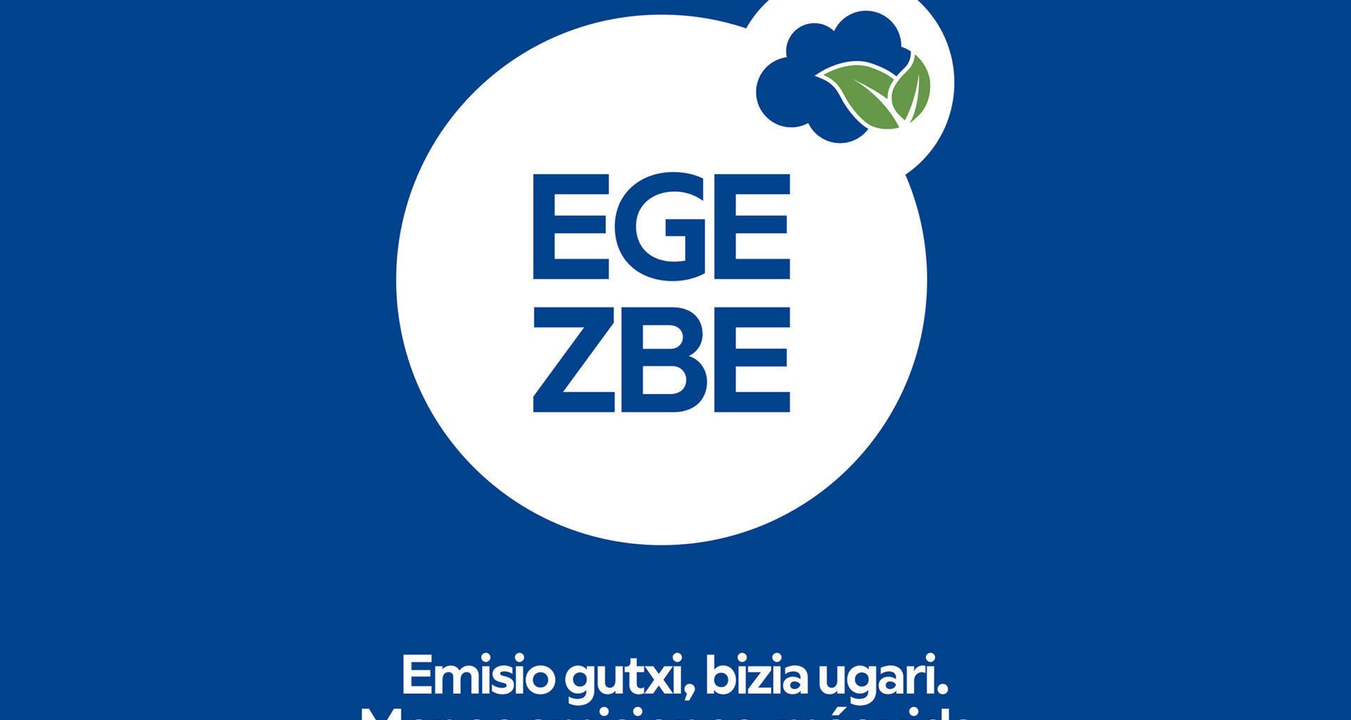 El distintivo ambiental será obligatorio desde este lunes para los vehículos que accedan a la Zona de Bajas Emisiones de Pamplona, que engloba el Casco Antiguo