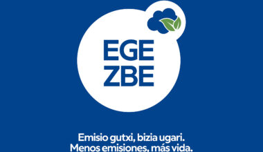 El distintivo ambiental será obligatorio desde este lunes para los vehículos que accedan a la Zona de Bajas Emisiones de Pamplona, que engloba el Casco Antiguo