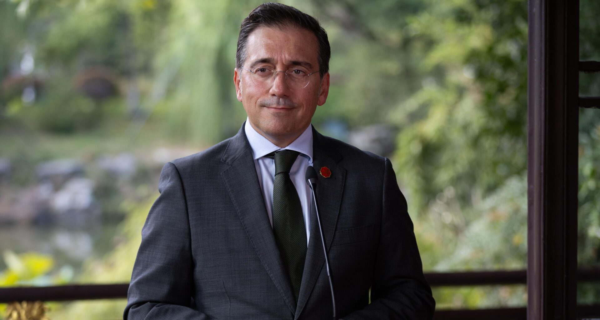 Albares se reúne con tres de los ocho presos españoles liberados en Venezuela