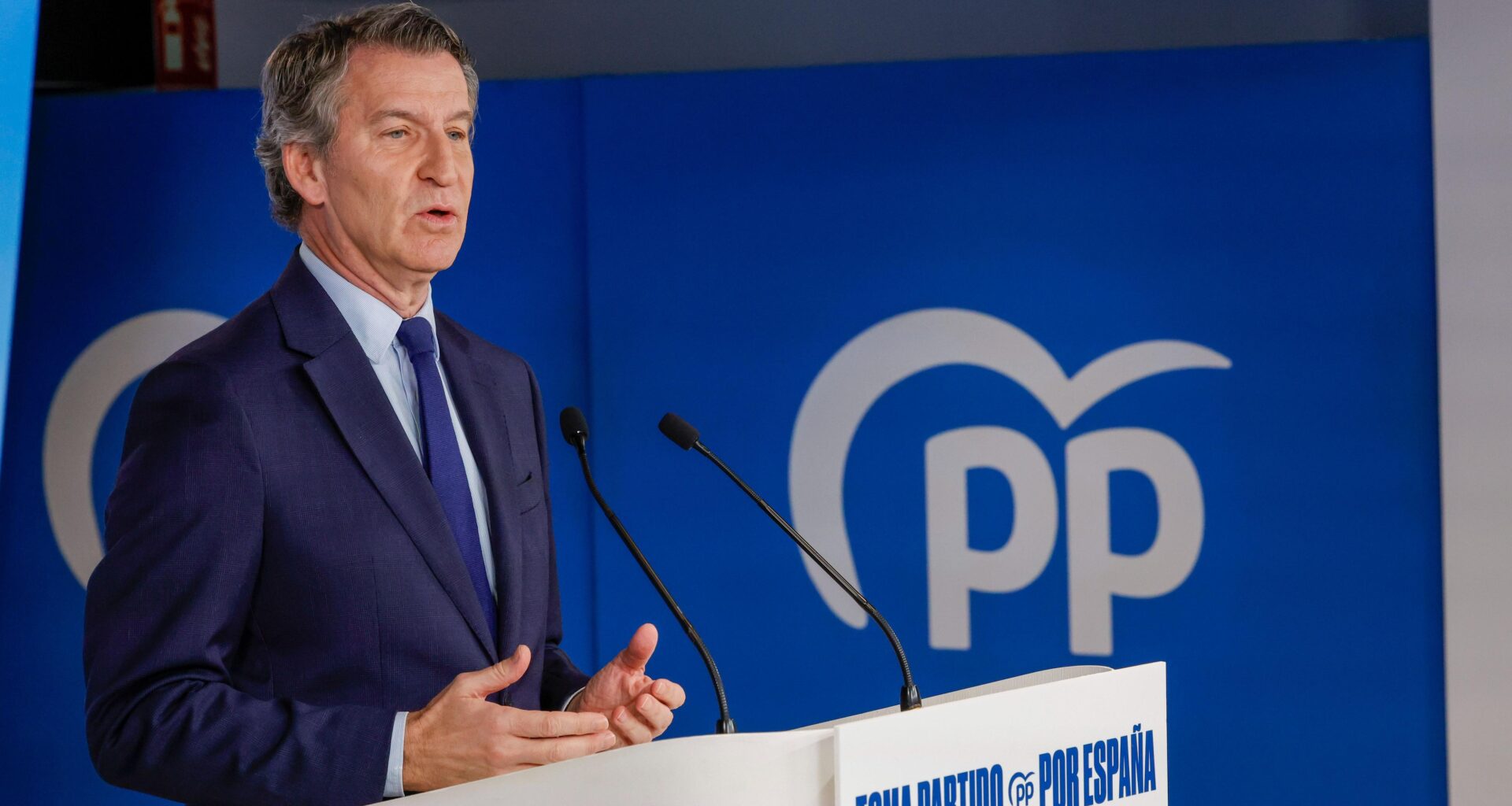 Feijóo envía a la jueza sus mensajes con Mazón del día de la dana