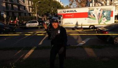 Un camión atropella a varios manifestantes en Los Ángeles durante una marcha en apoyo a las protestas en Irán