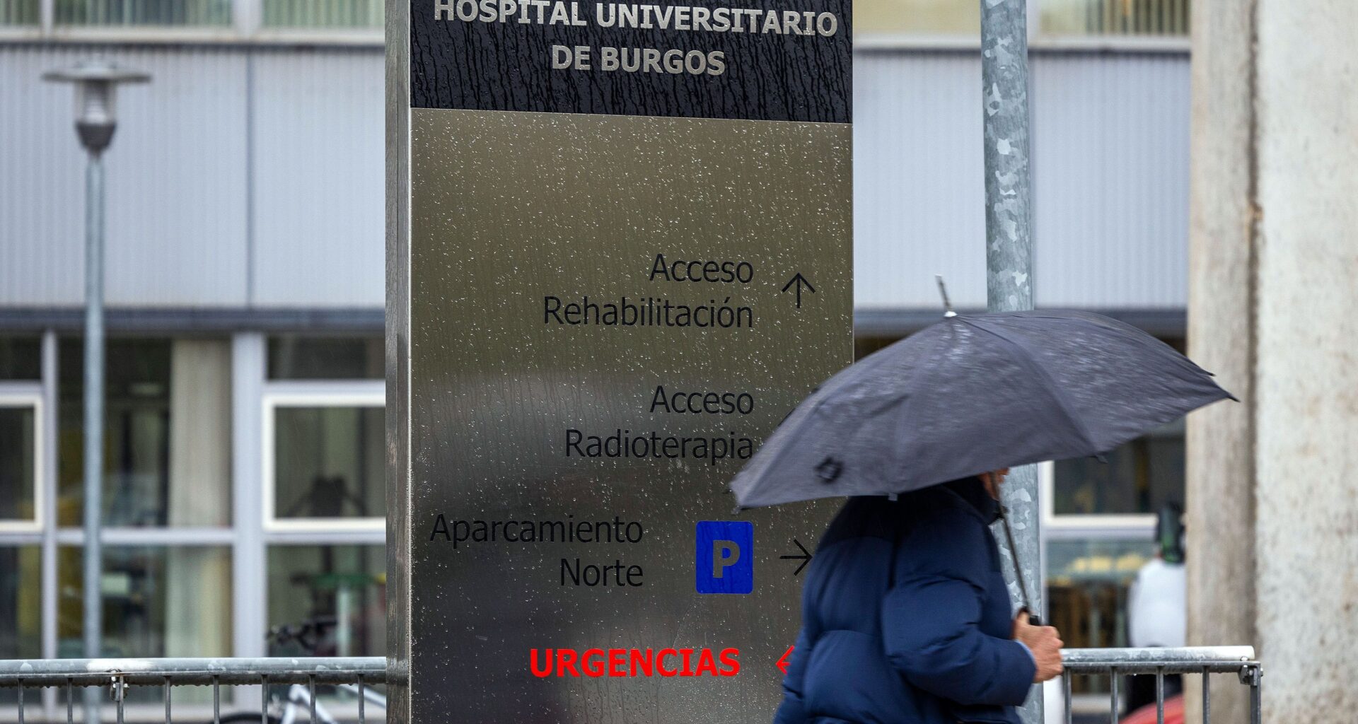 ¿Cómo se controla la administración de fármacos en hospitales?
